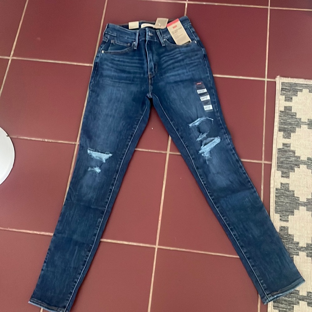 LEVI'S
Women's 721 High-Rise Skinny Jeans in Short Length